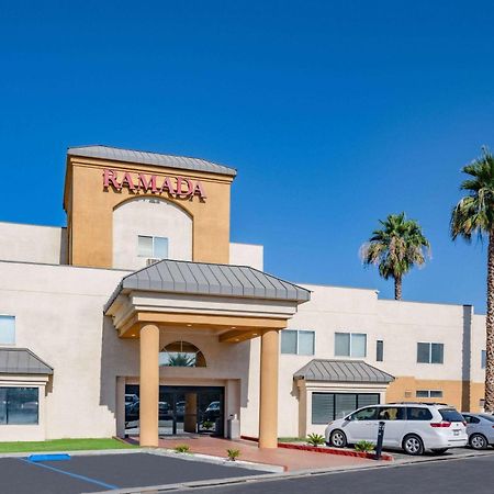 Ramada By Wyndham Bakersfield Hotel Екстериор снимка